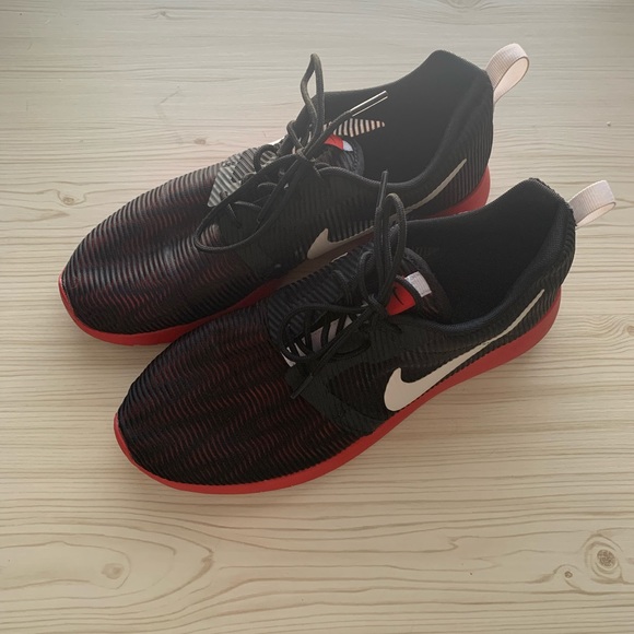 Black, Red and White Nike - Picture 4 of 7